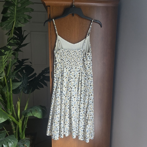 Old Navy Ditsy Floral Sundress White With Blue And Green Womens Small - Picture 2 of 4